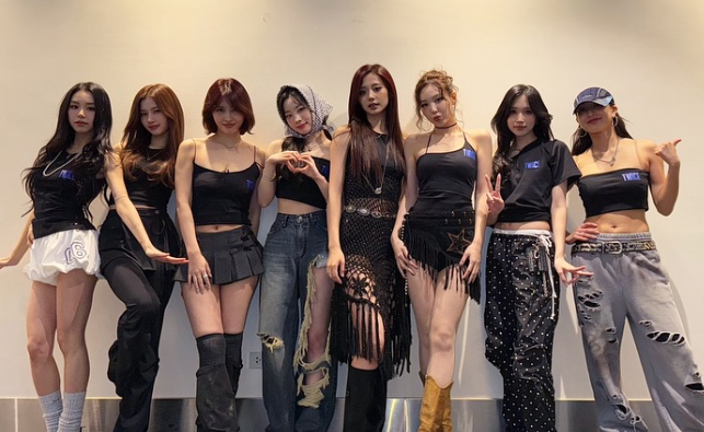 B930 TWICE Performs at the 2025 Victoria’s Secret Fashion Show