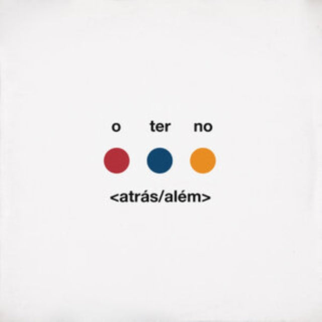 <atrás/além>