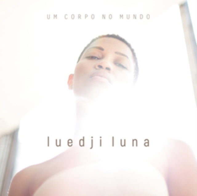 Um Corpo No Mundo