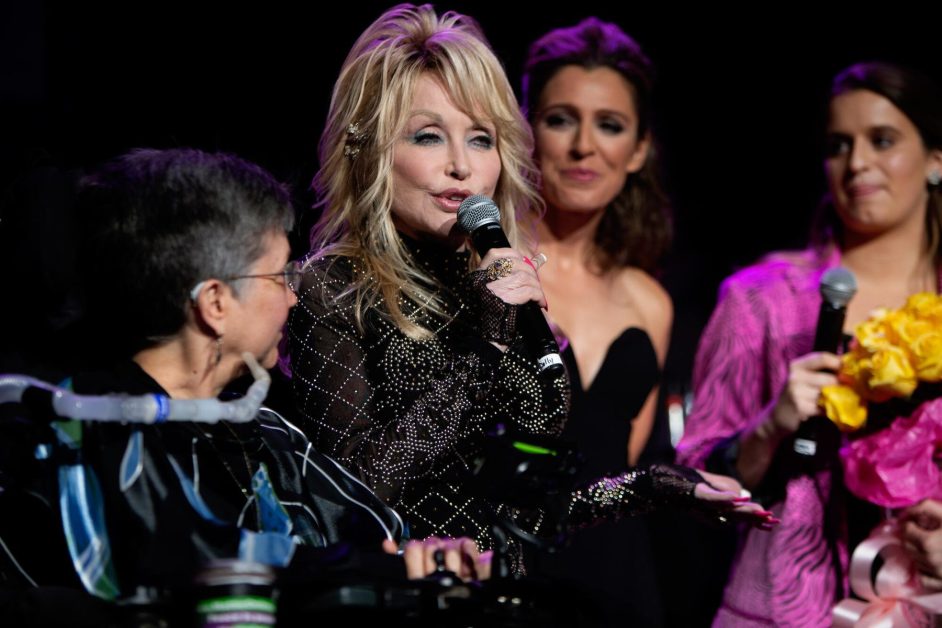 Dolly Parton’s Legacy on the Billboard 200 Chart: 7 Decades of Hit Albums
