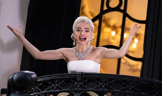 Rachel Zegler Charms London Theater-Goers with Impromptu ‘Evita’ Performance