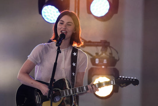 Gracie Abrams Covers Taylor Swift’s ‘All Too Well’ During L.A. Concert