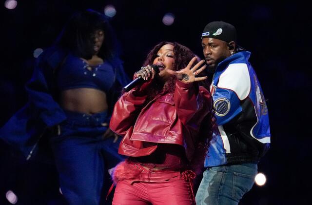 SZA Expresses Gratitude to Kendrick Lamar During Emotional Tour Moment