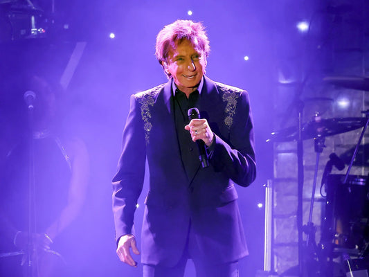 Barry Manilow Delays Additional Concerts After Difficult Post-Surgery Check-Up