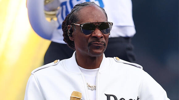 Snoop Dogg astonishes fans with unexpected performance at Verzuz event in Las Vegas