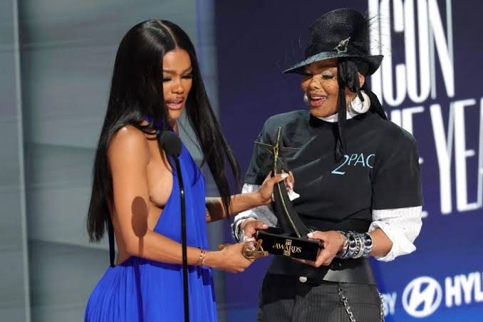 Janet Jackson Presents Teyana Taylor With Icon of the Year Award at 2026 BET Awards