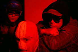 Kneecap Evoke ‘Revolutionary Times’ on Rousing Single ‘Smugglers & Scholars’