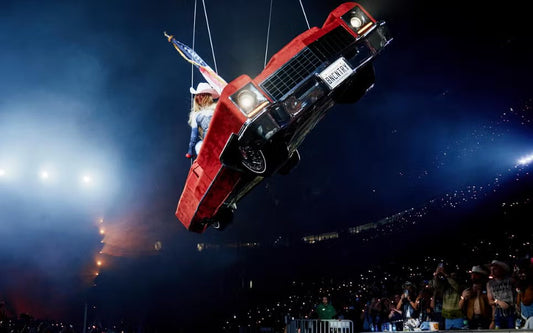 "Beyoncé Triumphs Over Terrifying Car Mishap at Houston Show: A Masterclass in Grace Under Pressure"