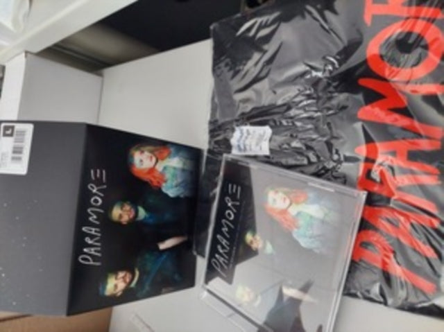 Paramore + Large T-shirt